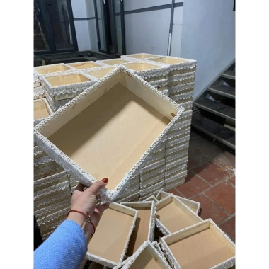 Khay gỗ không ren đựng giỏ quà trang trí, dày dặn chắc chắn, giá chỉ 25.000₫ 3 Khay gỗ không ren đựng giỏ quà trang trí, dày dặn chắc chắn, giá chỉ 25.000₫ 3