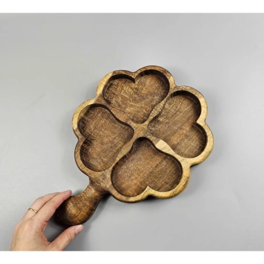 Khay mứt gỗ cỏ bốn lá nguyên khối 30x22cm - Phụ kiện decor chụp hình, đựng bánh, hạt, giảm giá 2 Khay mứt gỗ cỏ bốn lá nguyên khối 30x22cm - Phụ kiện decor chụp hình, đựng bánh, hạt, giảm giá 2