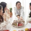 Khay mứt hoa 6 cánh tự bung sang xịn đẹp mẫu mới nhất, giá ưu đãi có sỉ 7