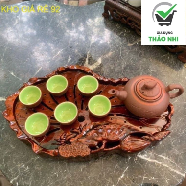 Khay trà lá sen vàng nhựa giả gỗ sang trọng - Giá giảm 53.000đ, chất liệu bền đẹp