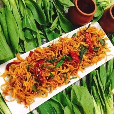 Khô Gà Lá Chanh Loại 1 – Ít Cay, Thơm Ngon, Đậm Vị, Giá 30.000₫ (giảm từ 37.500) 3 Khô Gà Lá Chanh Loại 1 – Ít Cay, Thơm Ngon, Đậm Vị, Giá 30.000₫ (giảm từ 37.500) 3
