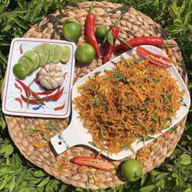 Khô Gà Lá Chanh Xé Cay 500g - Gà Khô Sợi Trung Nam Food, Đồ Ăn Vặt, Giá Chỉ 80.000đ