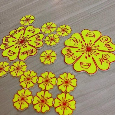 Kho sỉ toàn quốc phụ kiện Tết - Set 16 hoa Mai xốp kim tuyến, chỉ 17.000 VND