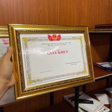Khung ảnh A3 mặt kính – Khung giấy khen bảo vệ nội dung, giảm còn 130.000 VND