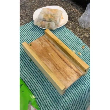 Khuôn cuốn chả giò nem rán gỗ tự nhiên 2 mặt có chân Giá chỉ 35.000 VNĐ