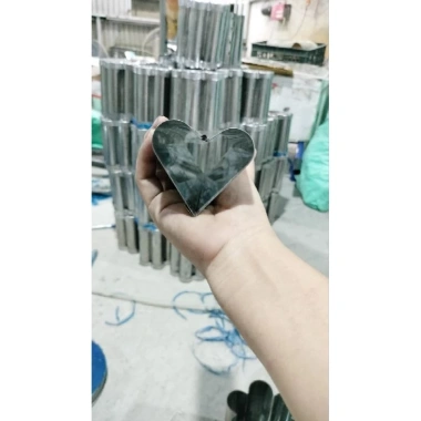 Khuôn Giò Chả Inox 430 Hình Trái Tim 2.5 Lạng - Quà Tặng Đặc Biệt Giá 60.000₫