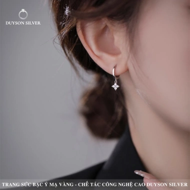 Khuyên tai bạc 925 Duyson Silver vòng tròn đính charm cỏ 4 lá – Giá chỉ 400.000đ 9 Khuyên tai bạc 925 Duyson Silver vòng tròn đính charm cỏ 4 lá – Giá chỉ 400.000đ 9