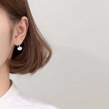 Khuyên tai bạc 925 lá sen ngọc ngọt ngào - Giá ưu đãi 369.000đ AROCH Jewelry