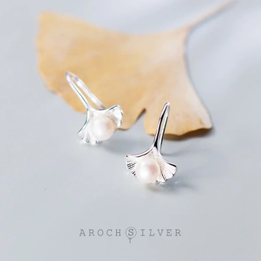 Khuyên tai bạc 925 lá sen ngọc ngọt ngào - Giá ưu đãi 369.000đ AROCH Jewelry