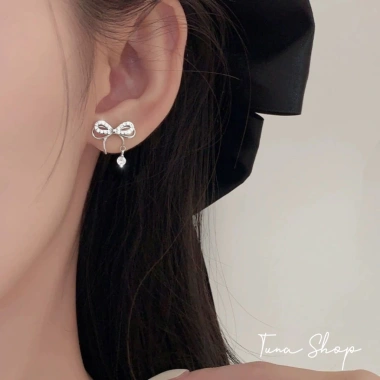 Khuyên tai bạc đính đá hình nơ - Bông tai nữ TUNA SILVER chuẩn bạc, giảm 299.000₫ 4 Khuyên tai bạc đính đá hình nơ - Bông tai nữ TUNA SILVER chuẩn bạc, giảm 299.000₫ 4