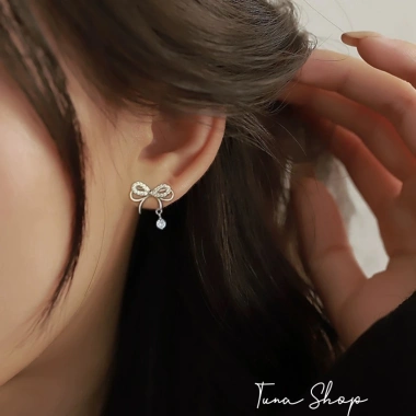 Khuyên tai bạc đính đá hình nơ - Bông tai nữ TUNA SILVER chuẩn bạc, giảm 299.000₫ 5 Khuyên tai bạc đính đá hình nơ - Bông tai nữ TUNA SILVER chuẩn bạc, giảm 299.000₫ 5