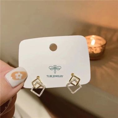 Khuyên tai bạc nữ TLEE mặt vuông kép nạm đá sang trọng - Giá ưu đãi 208.000đ 7 Khuyên tai bạc nữ TLEE mặt vuông kép nạm đá sang trọng - Giá ưu đãi 208.000đ 7