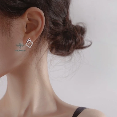 Khuyên tai bạc nữ TLEE mặt vuông kép nạm đá sang trọng - Giá ưu đãi 208.000đ 8 Khuyên tai bạc nữ TLEE mặt vuông kép nạm đá sang trọng - Giá ưu đãi 208.000đ 8