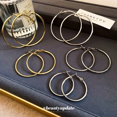Khuyên Tai Bản To Kim Loại Tròn Phong Cách Hàn Quốc Y2K - Cá Tính, Dễ Phối Đồ BT50 27.000 VND 8 Khuyên Tai Bản To Kim Loại Tròn Phong Cách Hàn Quốc Y2K - Cá Tính, Dễ Phối Đồ BT50 27.000 VND 8