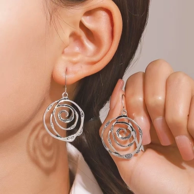 Khuyên tai Boho tròn phong cách BT21 - Vẻ đẹp vượt thời gian, giảm còn 26.100₫