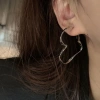 Khuyên tai kim loại size nhỏ dáng ngắn, trẻ trung phong cách Âu Mỹ BT60 - Giá giảm 25.200 VND 3