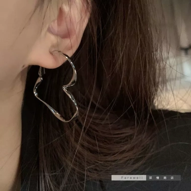 Khuyên tai kim loại size nhỏ dáng ngắn, trẻ trung phong cách Âu Mỹ BT60 - Giá giảm 25.200 VND