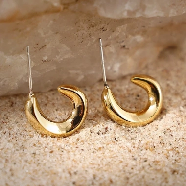 Khuyên tai nữ mạ vàng Cee Hoops Jesmee thiết kế chữ C sang trọng, giảm còn 249k