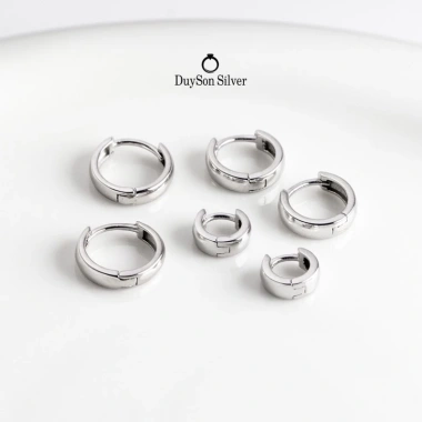 Khuyên tai tròn bạc 925 unisex Duyson - Bông tai nữ nam bản rộng, giá 300.000đ 9 Khuyên tai tròn bạc 925 unisex Duyson - Bông tai nữ nam bản rộng, giá 300.000đ 9