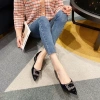 Kim Cương Giả Dày Gót Nữ 2.025 Phong Cách Mũi Nhọn Nông Miệng Flat Pháp Đen - Giá ưu đãi 379.637 VND 4