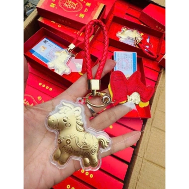 Kim Mã Chiêu Tài Charm Vàng May Mắn 2.026 Khai Trương Phong Thủy Phát Tài 69,000 VND 4 Kim Mã Chiêu Tài Charm Vàng May Mắn 2.026 Khai Trương Phong Thủy Phát Tài 69,000 VND 4