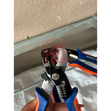 Kìm Tuốt Dây Điện BOGO SHIN 8x200mm – Dụng Cụ Thợ Điện và DIY Giá Ưu Đãi 90k