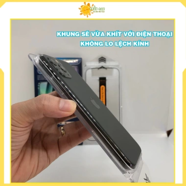 Kính Cường Lực iPhone Full Màn Hình, Khung Tự Dán Tự Rút Bụi, Trong Suốt 100%, Từ iPhone 11‑16 Pro Max – 24.999 VND