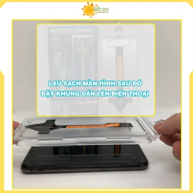 Kính Cường Lực iPhone Full Màn Hình, Khung Tự Dán Tự Rút Bụi, Trong Suốt 100%, Từ iPhone 11‑16 Pro Max – 24.999 VND
