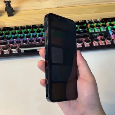 Kính cường lực iPhone tự dán, chống nhìn trộm, cho 16/15/14/13 – Giá 30.164 VND 6