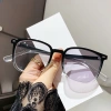 Kính đổi màu cận thị chống ánh sáng xanh, khung lớn màu nâu mát mẻ cho nữ, nam, học sinh - 59.400₫ 2