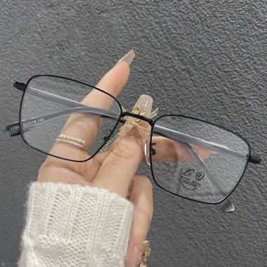 Kính Giả Cận Nam Nữ VIENDO Gọng Vuông Kim Loại Đổi Màu Chống Ánh Sáng Xanh UV - Các Độ 1.0-6.0 2 Kính Giả Cận Nam Nữ VIENDO Gọng Vuông Kim Loại Đổi Màu Chống Ánh Sáng Xanh UV - Các Độ 1.0-6.0 2