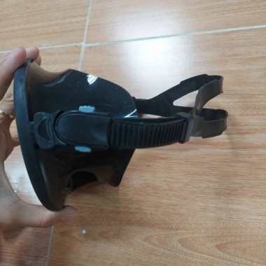 Kính lặn tròn Wave tròng cường lực cho người lớn và trẻ lớn - Giá 350.000đ