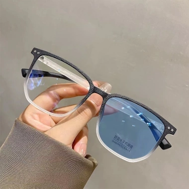 Kính Mát Chống Bức Xạ Thay Đổi Màu Sắc - Nam & Nữ, Giá 44.280 VND