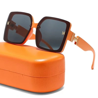 Kính Mát Chống Tia UV Thời Trang Nữ - Bảo Vệ Mắt, Siêu Nhẹ, Giá Ưu Đãi 27.540₫