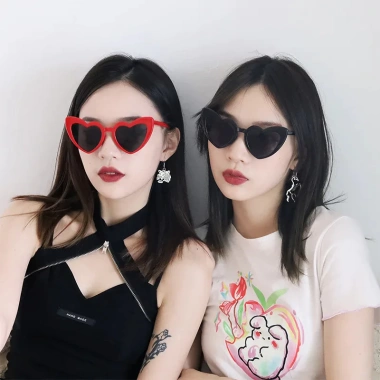 Kính Mát Gọng Trái Tim Thời Trang Unisex - Bảo Vệ UV 100%, Siêu Nhẹ, Giá Ưu Đãi 12.859₫