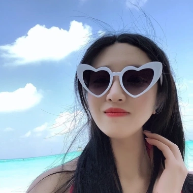 Kính Mát Gọng Trái Tim Thời Trang Unisex - Bảo Vệ UV 100%, Siêu Nhẹ, Giá Ưu Đãi 12.859₫ 4 Kính Mát Gọng Trái Tim Thời Trang Unisex - Bảo Vệ UV 100%, Siêu Nhẹ, Giá Ưu Đãi 12.859₫ 4