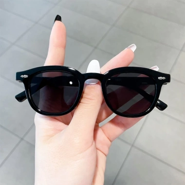 Kính Mát Hàn Quốc Chống UV Cho Bé: Thiết Kế Thời Trang Giá 41.040₫ Giảm 22%