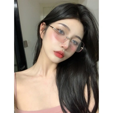 Kính mát không viền gradient UV400 gọng vuông nữ 2.024 đi biển du lịch 100k 9 Kính mát không viền gradient UV400 gọng vuông nữ 2.024 đi biển du lịch 100k 9