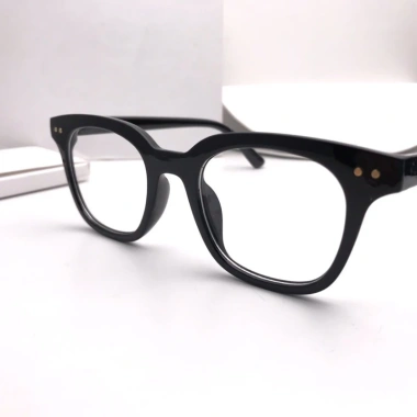 Kính mát nam nữ Hàn Quốc bản lề hợp kim chữ khắc chìm Giá chỉ 69.000đ giảm mạnh