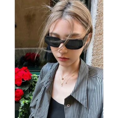 Kính Mát Pra-Da Dáng Vuông Nam Nữ Trendy - Kính Đi Biển Nhiều Màu 130k