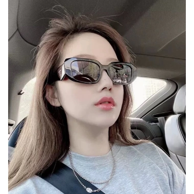 Kính Mát Pra-Da Dáng Vuông Nam Nữ Trendy - Kính Đi Biển Nhiều Màu 130k 7 Kính Mát Pra-Da Dáng Vuông Nam Nữ Trendy - Kính Đi Biển Nhiều Màu 130k 7