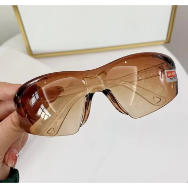 Kính Mát Thời Trang Chống Bụi UV400 Bảo Vệ Mắt Giá 18.000đ (Giảm từ 22.500đ)