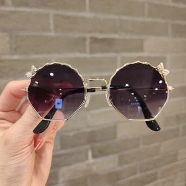 Kính Mát Trẻ Em Chống UV Dễ Thương - Giá Ưu Đãi 27,308₫, Bảo Vệ Mắt Bé Yêu 7 Kính Mát Trẻ Em Chống UV Dễ Thương - Giá Ưu Đãi 27,308₫, Bảo Vệ Mắt Bé Yêu 7