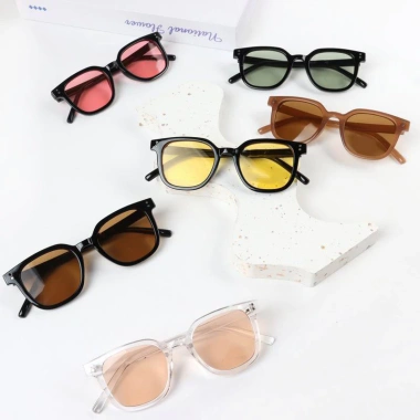 Kính Mát Trẻ Em Hàn Quốc Màu Kẹo Vuông, Chống UV, Cầu Vồng Cho Bé Trai & Gái 2
