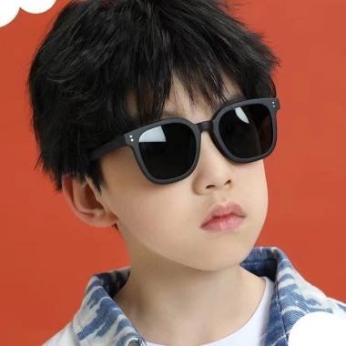 Kính Mát Trẻ Em Hàn Quốc Màu Kẹo Vuông, Chống UV, Cầu Vồng Cho Bé Trai & Gái 4