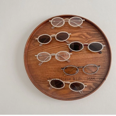 Kính râm cho bé 3-10 tuổi - Oval gọng kim loại viền đá, chống tia UV KM16