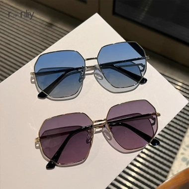Kính râm du lịch biển Unisex đa giác kim loại thời trang đa năng giảm giá 31.270₫