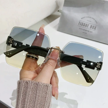 Kính râm gradient vuông không khung nữ, chống UV bảo vệ nắng hè 56.160₫