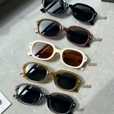 Kính râm mới form vuông gấp gọn Unisex BlueHope KTT51 - cool ngầu, giá 29.000 3 Kính râm mới form vuông gấp gọn Unisex BlueHope KTT51 - cool ngầu, giá 29.000 3