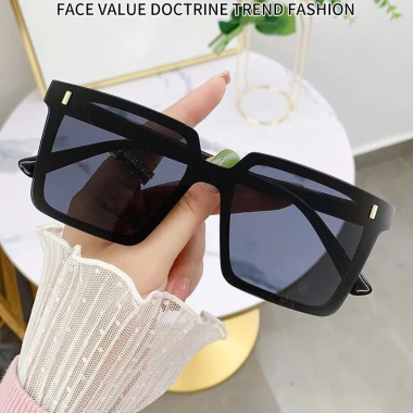 Kính râm nam nữ Bluehope KTT53 bản to chống nắng form vuông, nhiều màu, thời trang cá tính 21.000đ 8